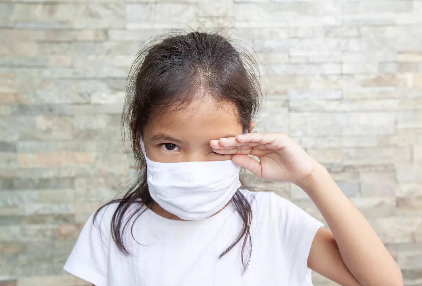 ¿Cómo evitar tocarnos los ojos en plena pandemia?
